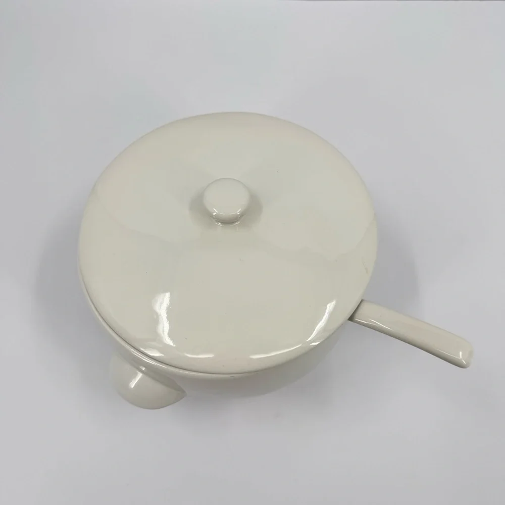 POTTERY BARN CHINA Great White Collection Rim Shape Soup Tureen, Lid, and Ladle